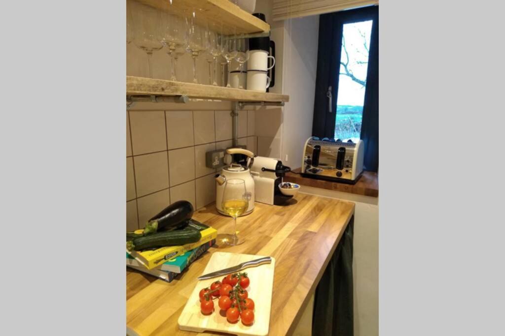 Farmhand Cottage Narberth Eksteriør bilde